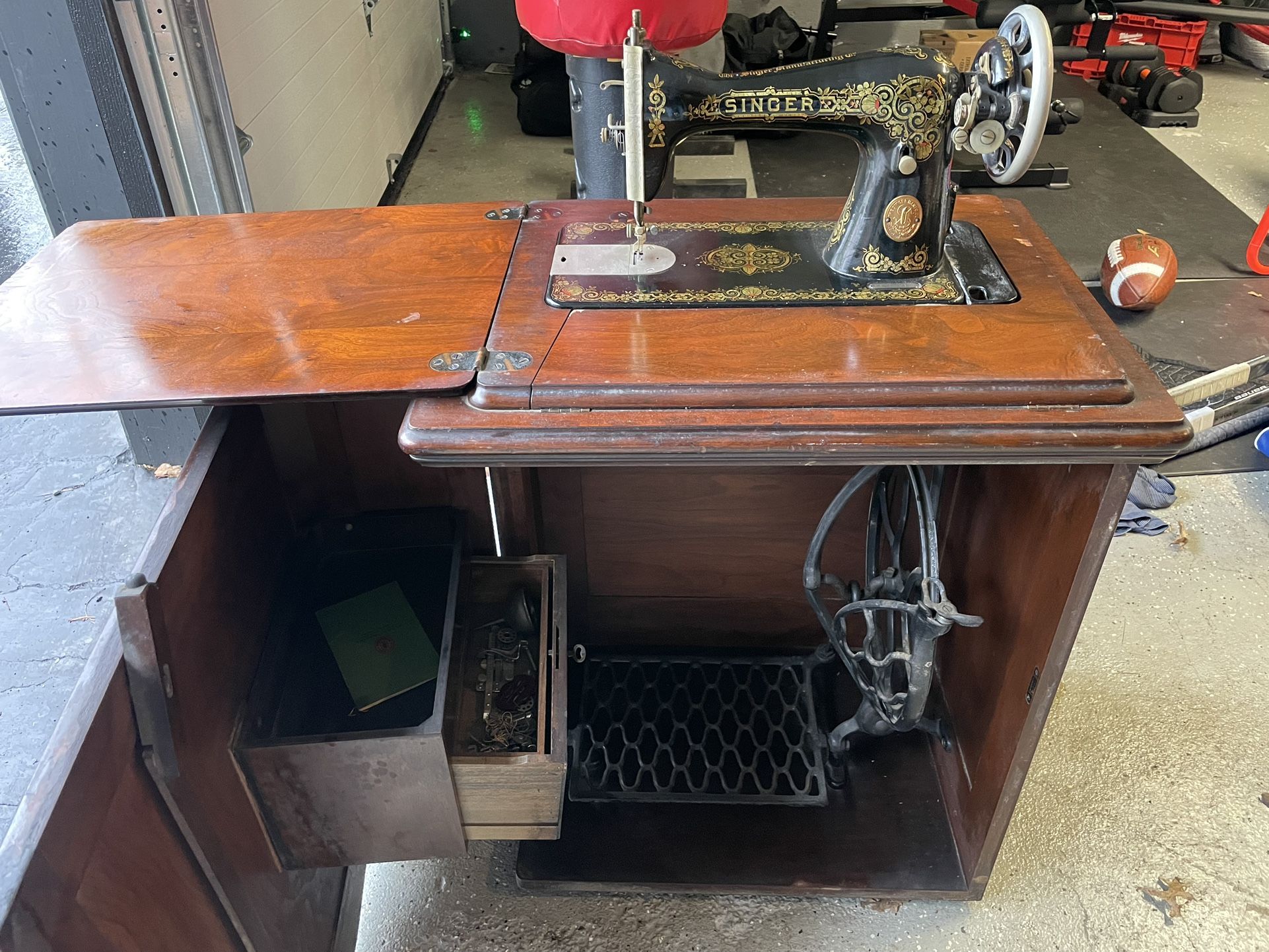 Singer Sewing Machine