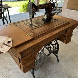 Antique Vintage Sewing Machine In Cabinet Treadle