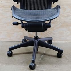 Herman Miller Aeron Size B Office Chair Still Available Read Description 