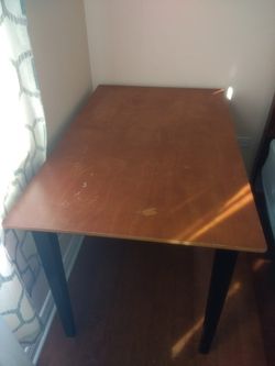 Two-tone Table - Black/Cherry
