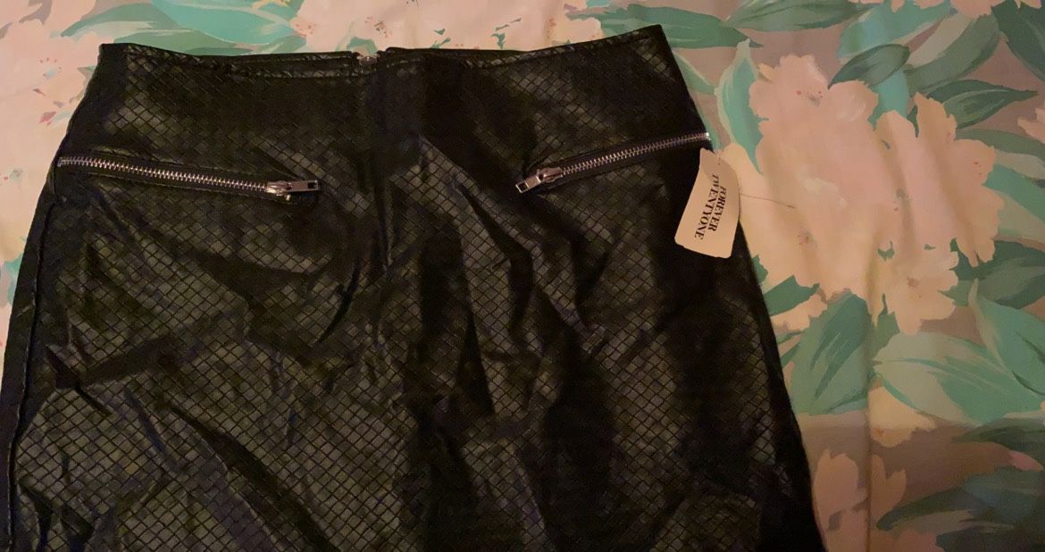 NEW Forever 21 Skirt
