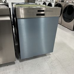 Brand New Bosch Dishwasher 24” In Stock Now 