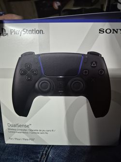 Black ps5 remote
