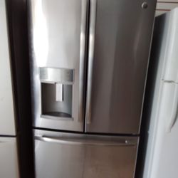 Whirlpool Refrigerator Works Great 