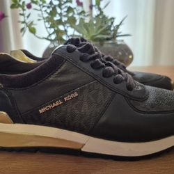 Michael Kors Allie Logo Leather Sneaker - Size 7
