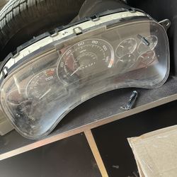 2005 Escalade Cluster