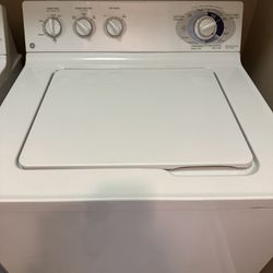 Whirlpool Washer And Dryer Set In Great Working  Condition 