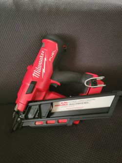 Milwaukee
M18 FUEL 3-1/2 in. 18-Volt 30-Degree Lithium-Ion Brushless Cordless Framing Nailer (Tool-Only)