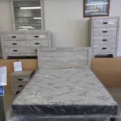 New queen size bedroom group