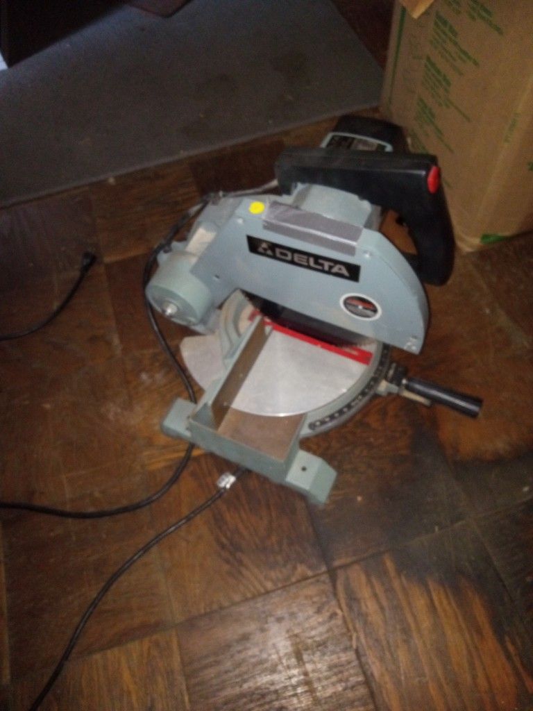 Delta 10" Motorized Miter Box