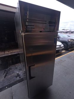 Everest Refrigeration Single Door Commercial Refrigerator