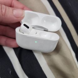 Airpod Pros Used Missing One 