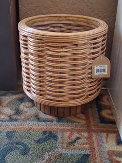 Rattan round planter