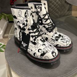 Dr. Martens Boots Unisex W5/M4 New