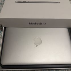 MacBook Air 11 Inch Excellent Condition