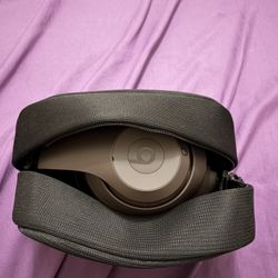 Beats Studio Pro With Apple Care Plus 