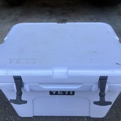Yeti Cooler 35in
