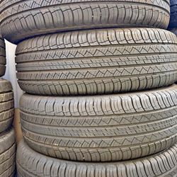 235 65 18 vendo un set de llantas usadas en excelente condición marca Michelin