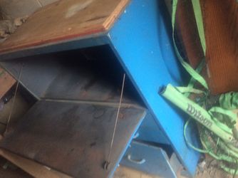 Tool cabinet/ work station. Needs tlc