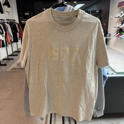 ESSENTIAL 1977 TEE BEIGE SIZE SMALL