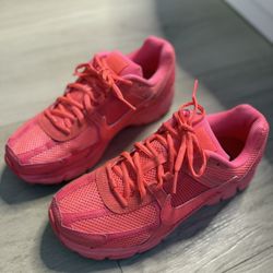 Women’s Nike Vomero 5