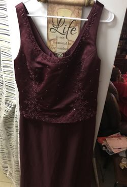 Long burgundy dress with scarf