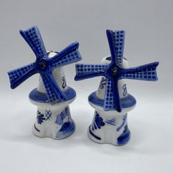 Vintage Delft Style Windmill Salt & Pepper Shakers – Spinning Blades