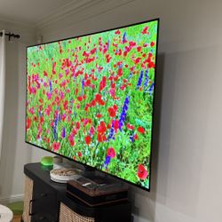 83 inch C1 LG 4k OLED smart TV + pivot/tilt/extend wall mount