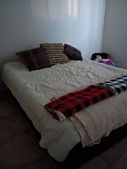 Queen air mattress