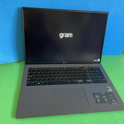 LG Gram 17” (2022) i7 12th Generation 16GB 512GB super light powerful Premium laptop (Evo certified)