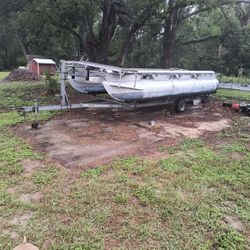 18ft Pontoon, Trailer and Costume bench seats.