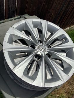 Toyota Camry Hub caps 16”