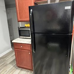 Frigidaire Black Top freezer Refrigerator (only)