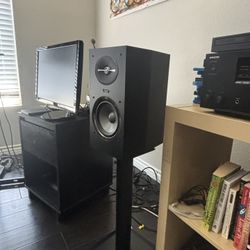 Infinity Reference 162 6-1/2" 2-Way Bookshelf Speakers