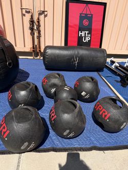 SPRI Resistance Medicine Ball Set (6 Balls) – 6 lb to 16 lb – Commercial Gym Quality