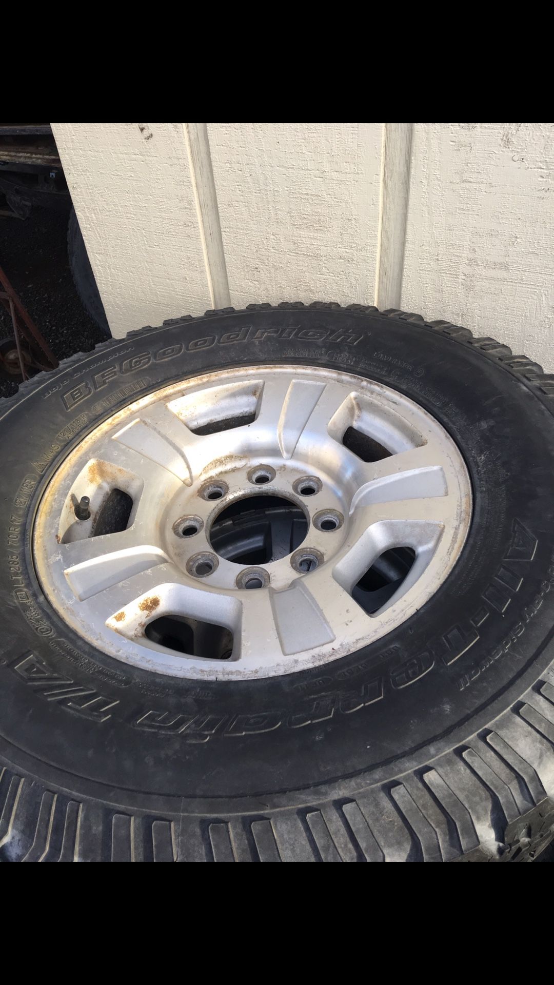 Maybe Rims 285 70 17 bfg maybe 40-50 percent chevy wheels 400 for Sale in Battle ...