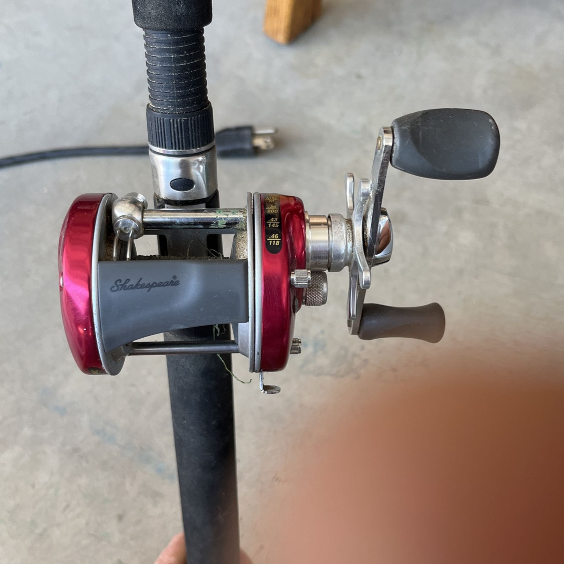 Shakespeare Bait Casting Reel With Ugly Stik Rod