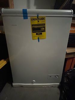 Brand New Vissani 4.9 Cu. Ft. Chest Freezer