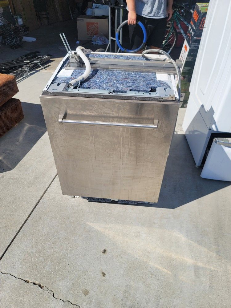 Zline Dishwasher for Sale in Victorville, CA OfferUp