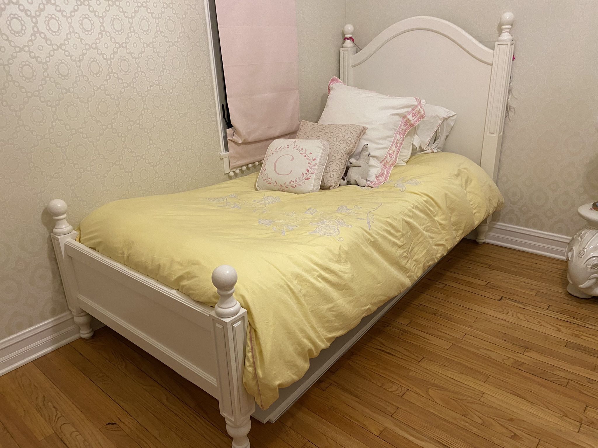 Pottery Barn Kids Twin Bed