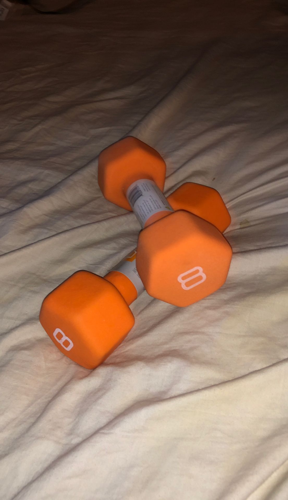 BRAND NEW 8lb neoprene cap dumbbell set