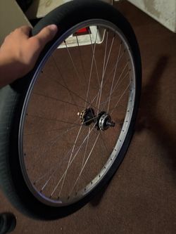 Trade this chrome back rim (double freewheel) for a chrome front rim