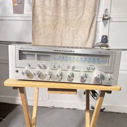 MARANTZ 1550  AM/ FM RECEIVER 