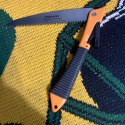 Fiskars 7” PowerTooth Folding Pruning Saw. 