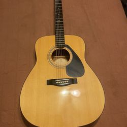 Yamaha Acoustic Guitar
