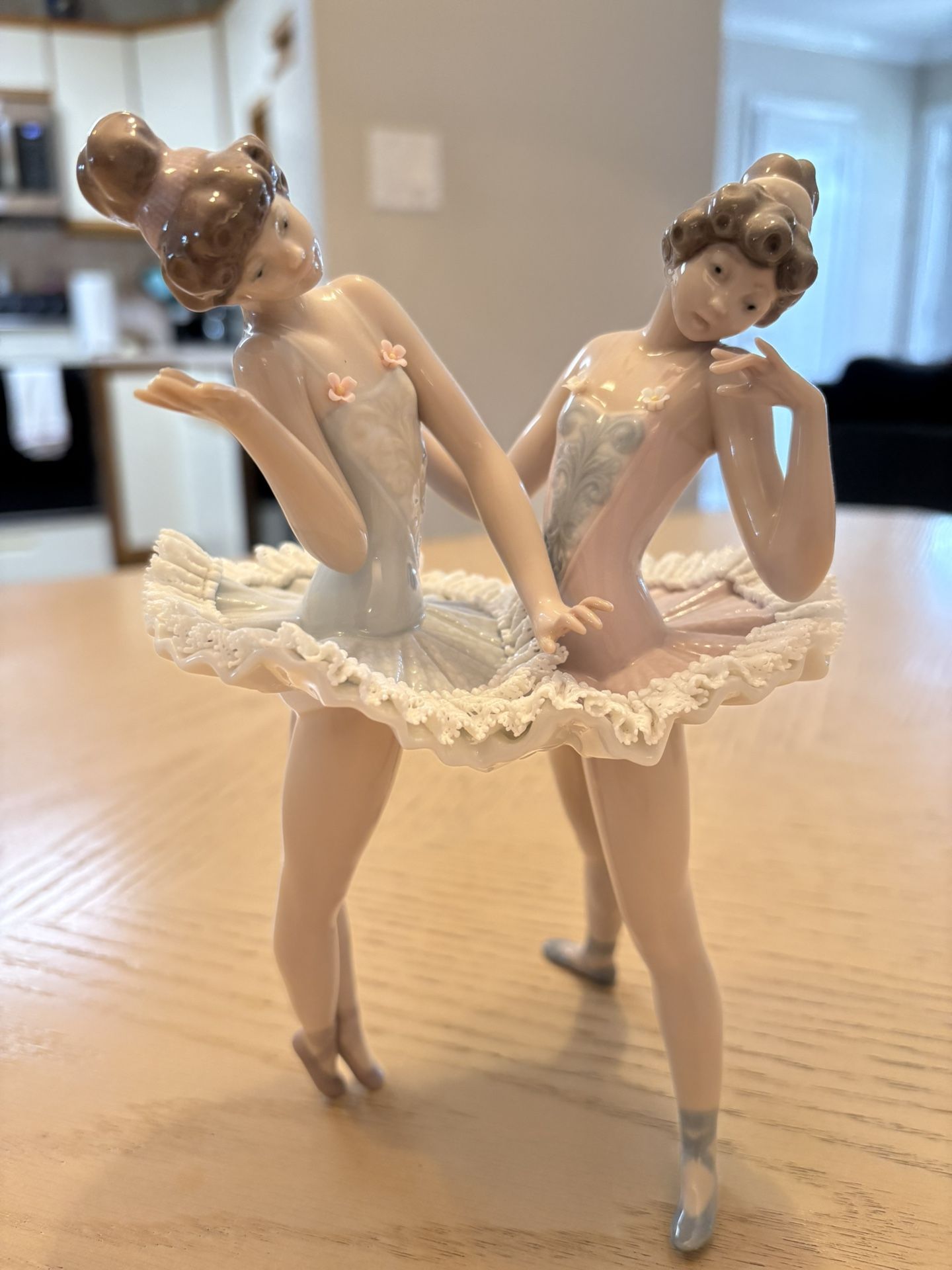 Lladro 5497 Dress Rehearsal Ballerina