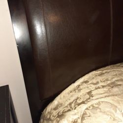 Ashley  furniture king size bedroom set dresser mirror two night stands, headboard footboard rails in JUSTIN TEXAS