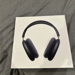 AirPods Maxes