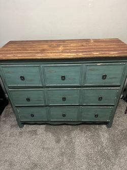 Three drawer dresser