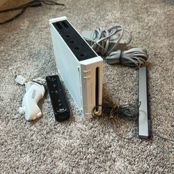 Nintendo Wii System Bundle 